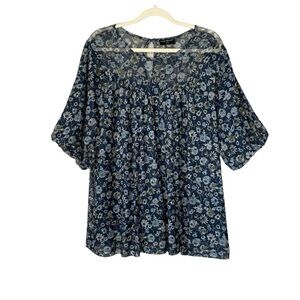 Lane Bryant flowncy gauzy sheer mesh floral knit short sleeve blouse. Size 18/20